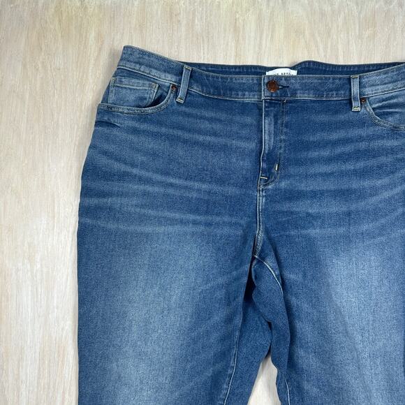 Lane Bryant Flex Magic Waistband Signature Fit Mid Rise Boyfriend Jeans Plus 22 - Picture 2 of 15